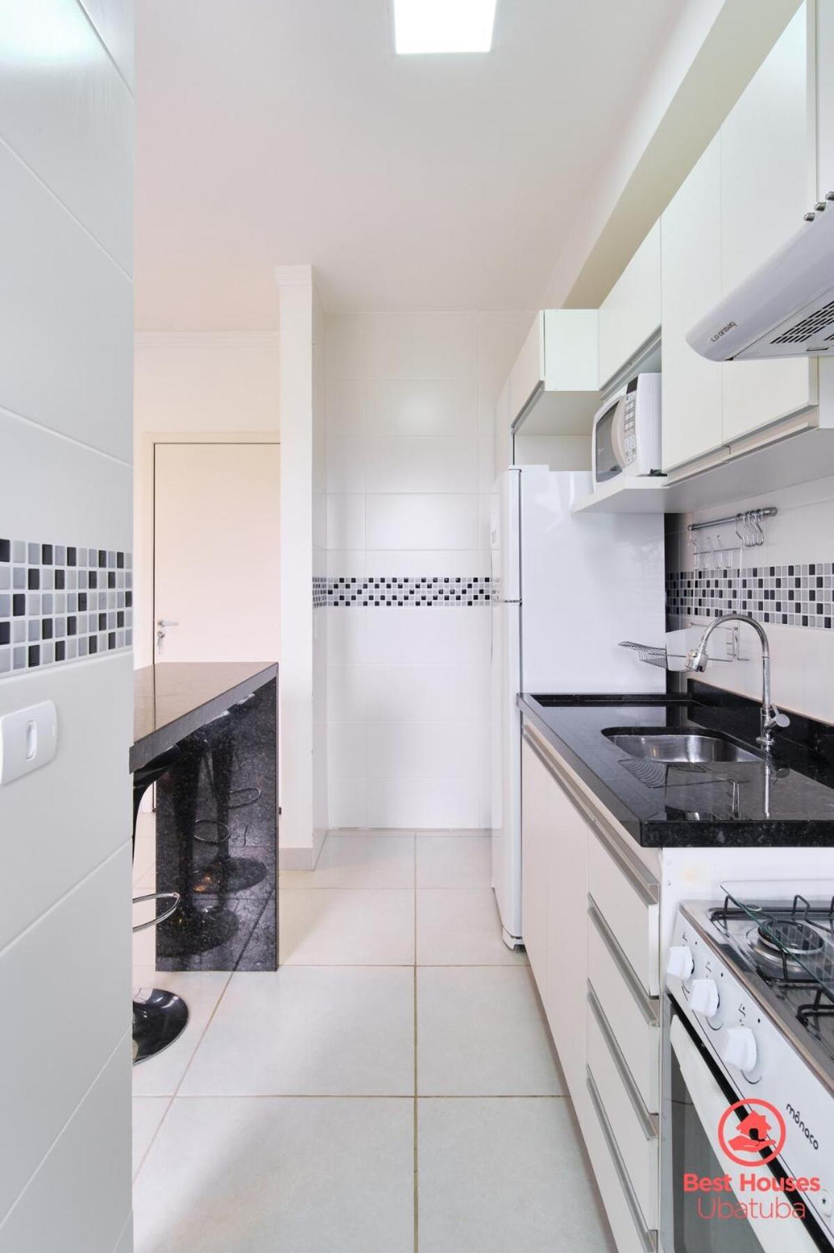 Bh52: Ap Com Ac, Picinas, Academia, Sala De Jogos Apartamento Ubatuba